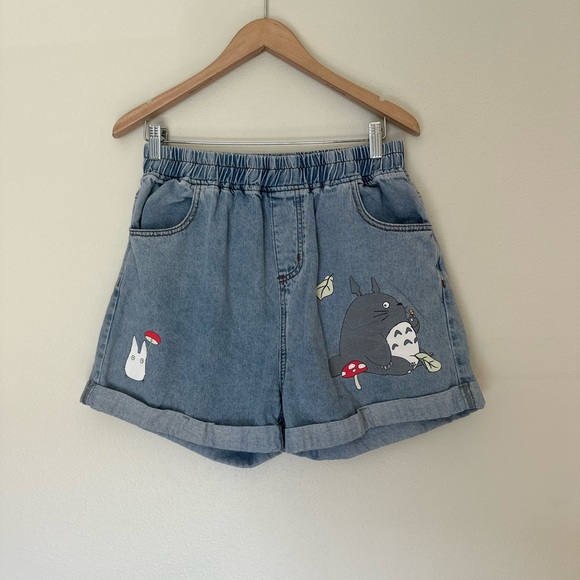 HOT TOPIC Studio Ghibli My Neighbor Totoro Elastic High-Waisted Denim Shorts - Picture 2 of 8